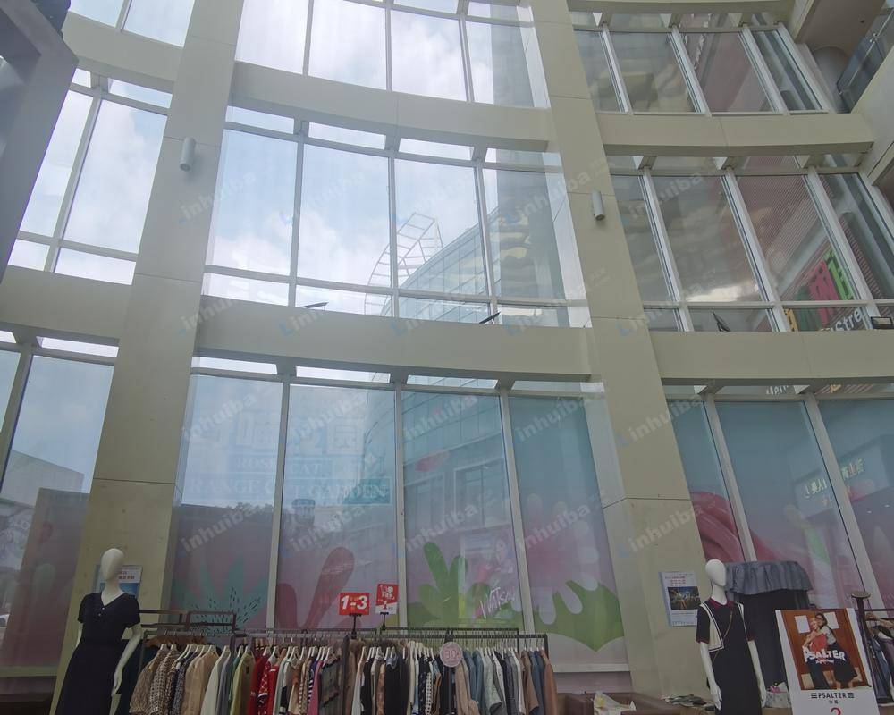 上海百联南桥购物中心 - 一层西门大厅1000铺位