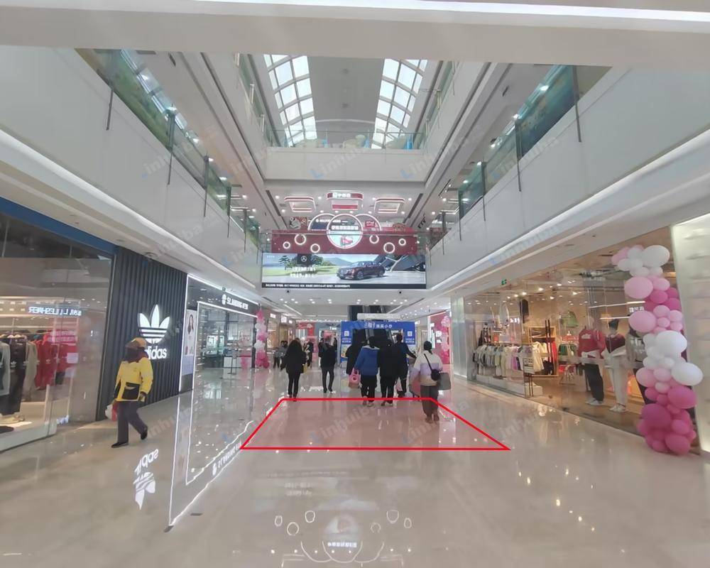 淮安万达广场清江浦店 - 一楼连廊