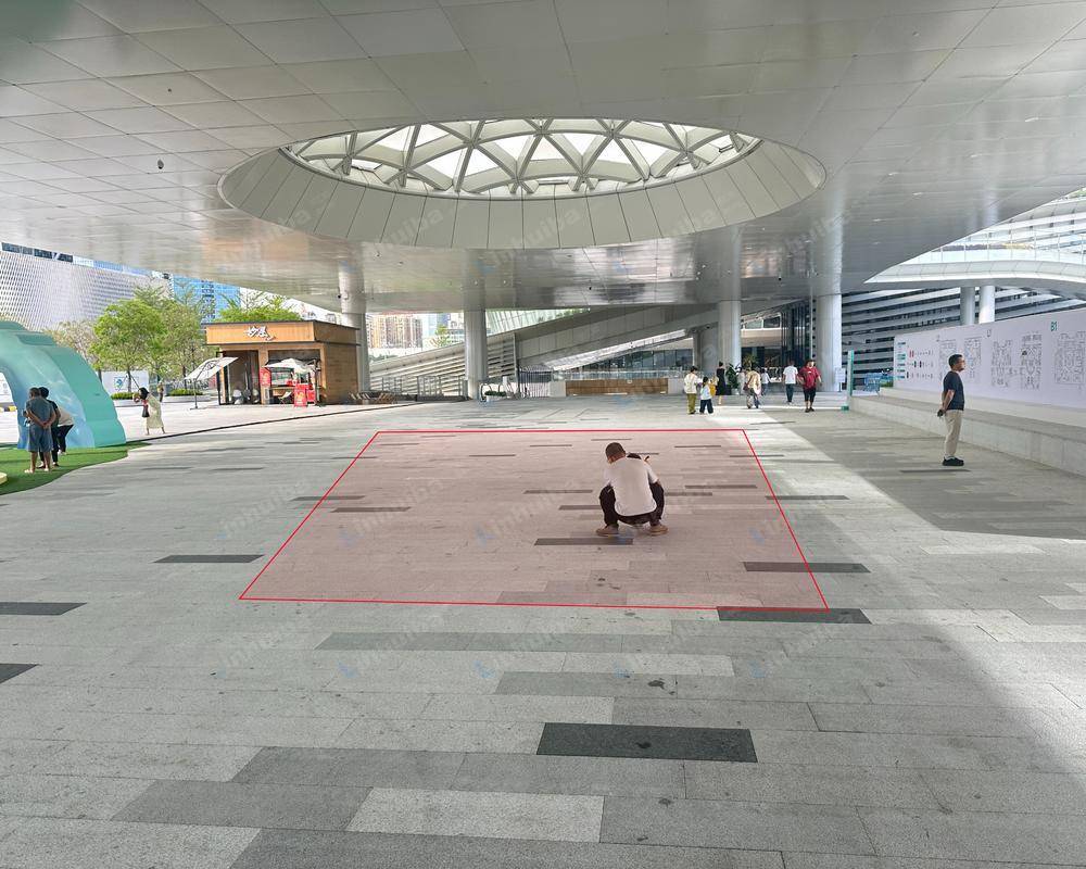 深圳湾区之眼书城 - 一楼南北区廊桥广场