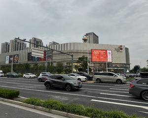 一楼理想门口中庭